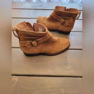 L.L. Bean suede strap boots size 6